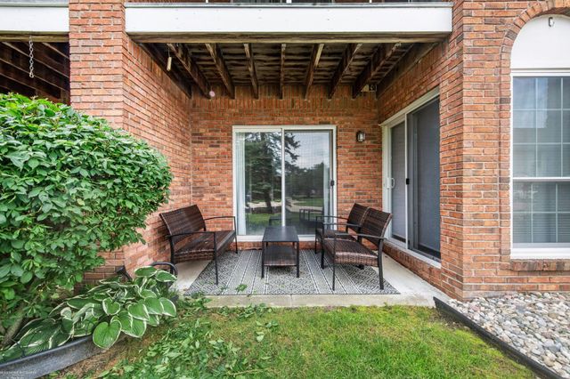 52018 Heatherstone Avenue, Macomb, MI 48042