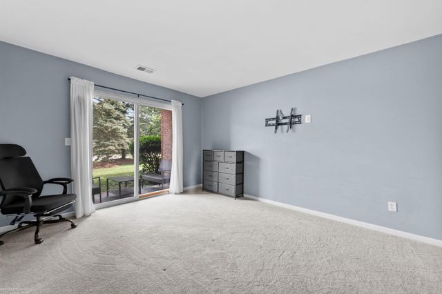 52018 Heatherstone Avenue, Macomb, MI 48042