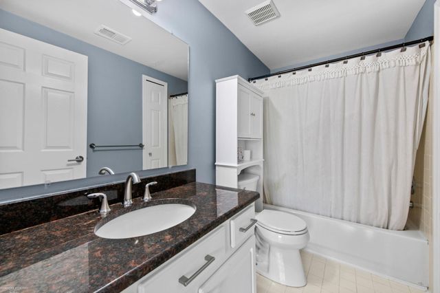 52018 Heatherstone Avenue, Macomb, MI 48042