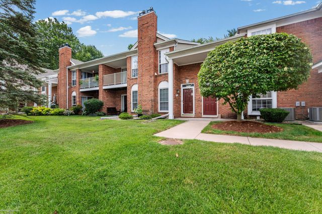52018 Heatherstone Avenue, Macomb, MI 48042