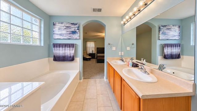 999 Gilmer Way, Las Cruces, NM 88005