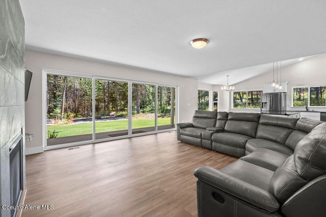 31500 N Tiara Lane, Athol, ID 83801