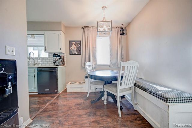 304 John Street, Holly, MI 48442