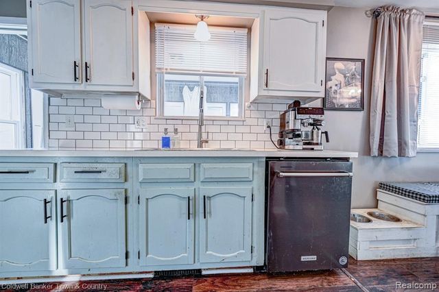 304 John Street, Holly, MI 48442