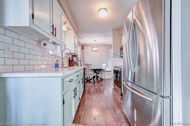 304 John Street, Holly, MI 48442