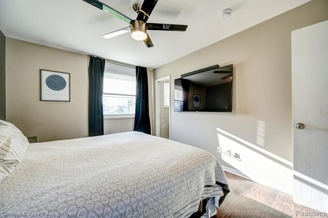 304 John Street, Holly, MI 48442