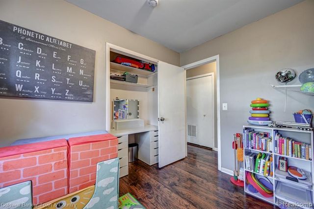 304 John Street, Holly, MI 48442