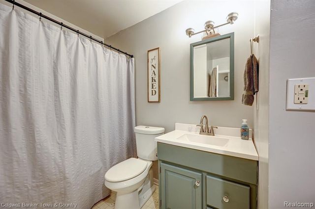 304 John Street, Holly, MI 48442