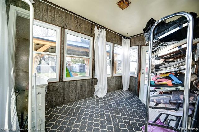 304 John Street, Holly, MI 48442