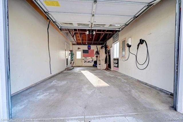 304 John Street, Holly, MI 48442