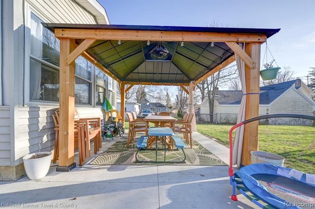 304 John Street, Holly, MI 48442