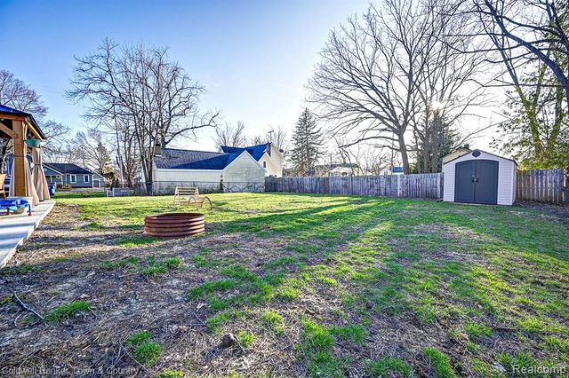 304 John Street, Holly, MI 48442