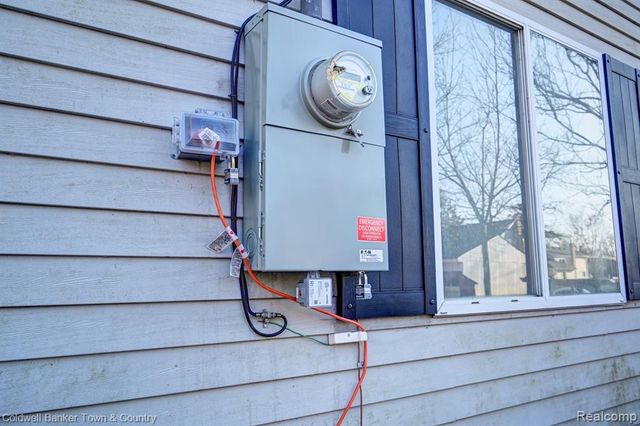 304 John Street, Holly, MI 48442