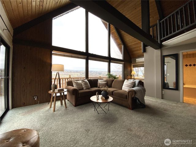 1287 Malaga Alcoa Highway, Wenatchee, WA 98828