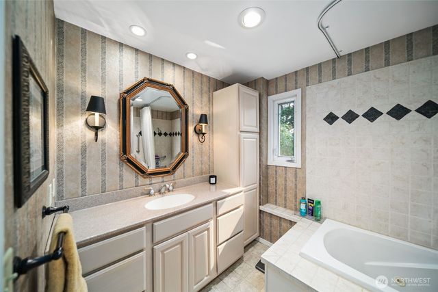 1287 Malaga Alcoa Highway, Wenatchee, WA 98828