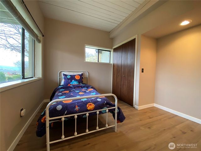 1287 Malaga Alcoa Highway, Wenatchee, WA 98828