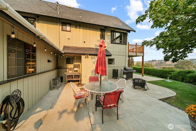 1287 Malaga Alcoa Highway, Wenatchee, WA 98828