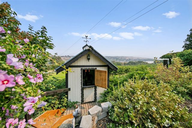 1287 Malaga Alcoa Highway, Wenatchee, WA 98828