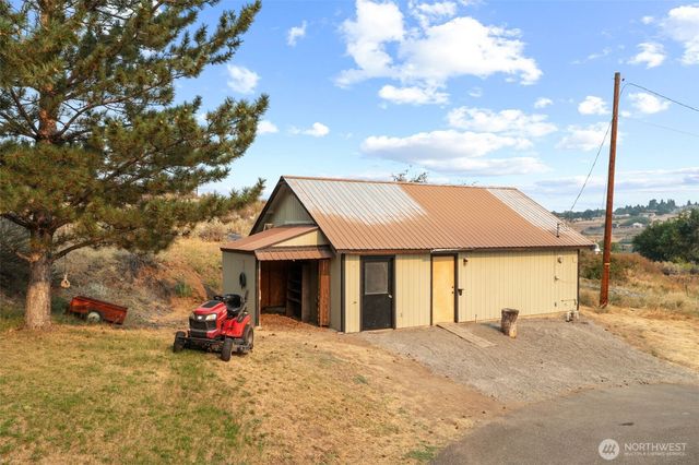 1287 Malaga Alcoa Highway, Wenatchee, WA 98828