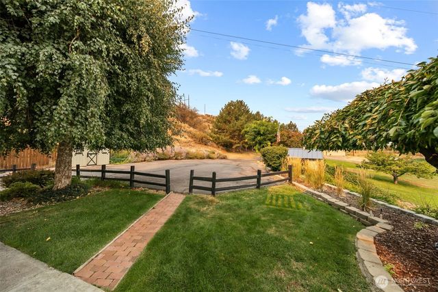 1287 Malaga Alcoa Highway, Wenatchee, WA 98828