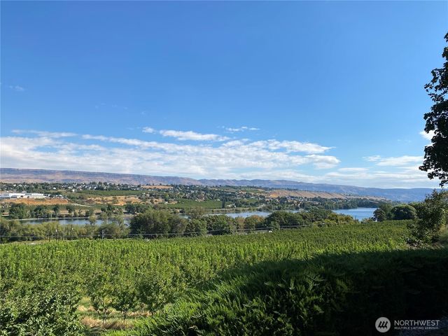 1287 Malaga Alcoa Highway, Wenatchee, WA 98828