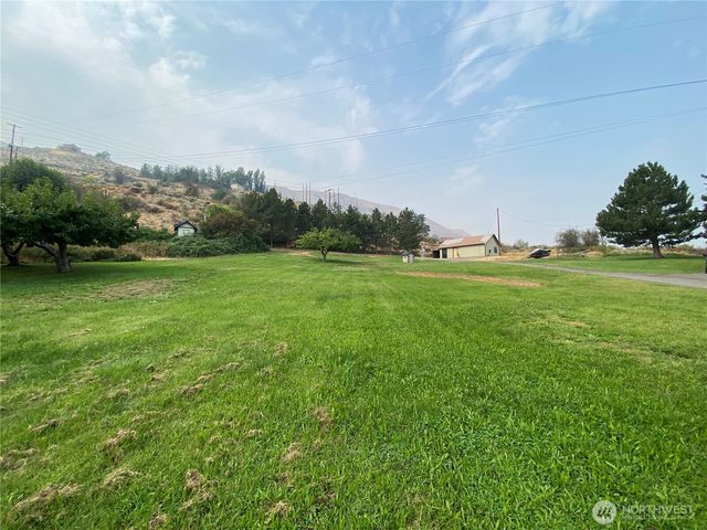 1287 Malaga Alcoa Highway, Wenatchee, WA 98828