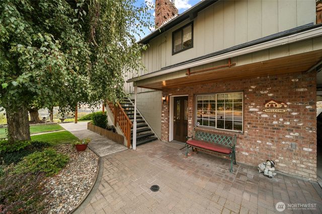 1287 Malaga Alcoa Highway, Wenatchee, WA 98828