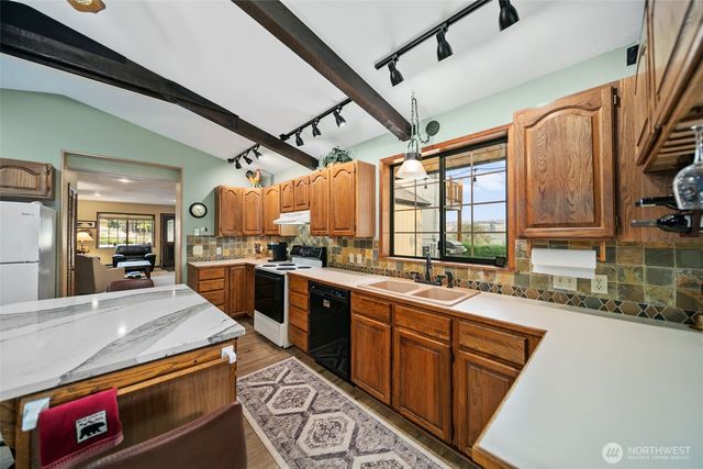 1287 Malaga Alcoa Highway, Wenatchee, WA 98828