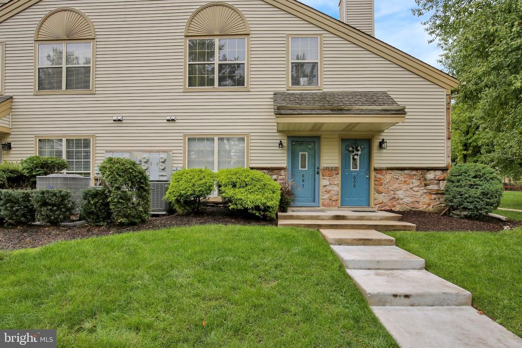 607 FOXCROFT CIR #CONDO 607, Royersford, PA 19468 — exterior