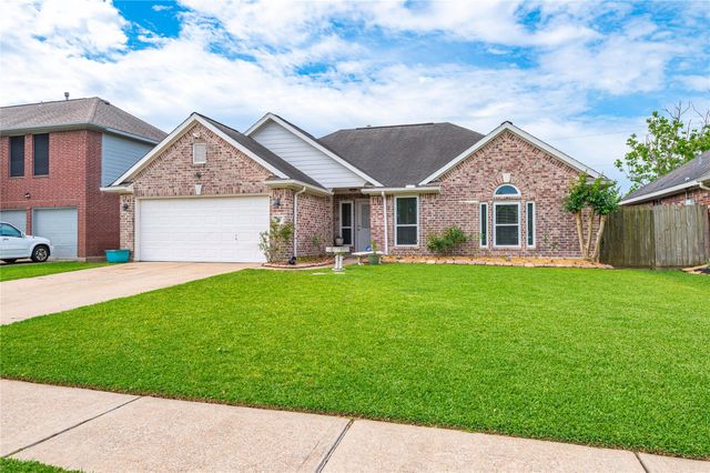 2930 Community Drive, Alvin, TX 77511