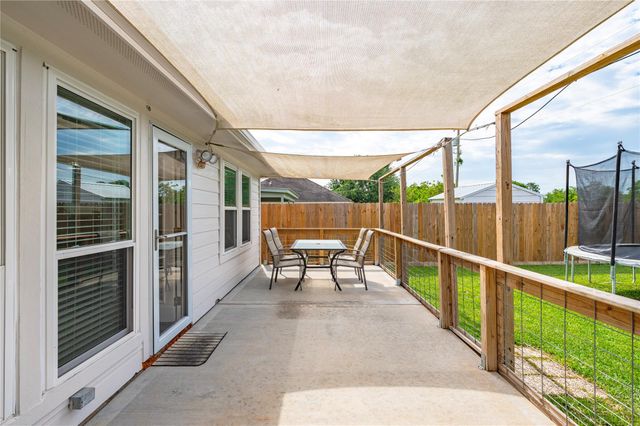 2930 Community Drive, Alvin, TX 77511