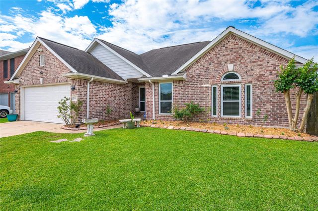 2930 Community Drive, Alvin, TX 77511