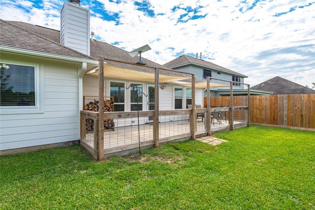 2930 Community Drive, Alvin, TX 77511