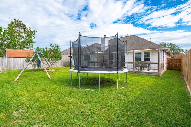 2930 Community Drive, Alvin, TX 77511