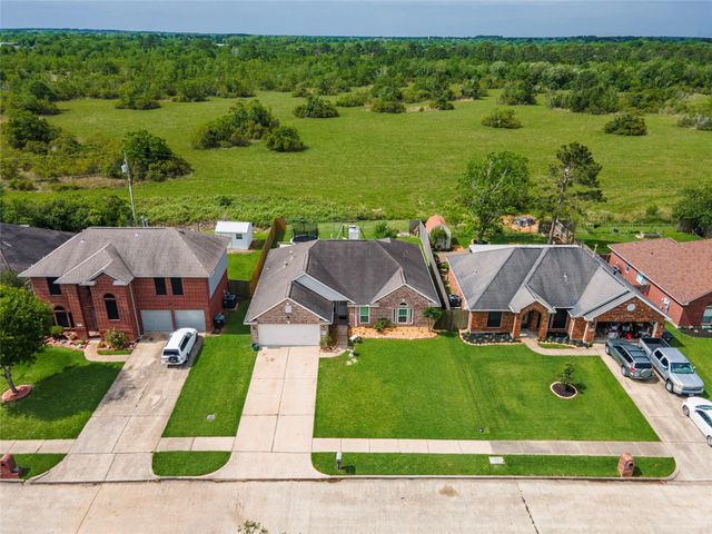 2930 Community Drive, Alvin, TX 77511