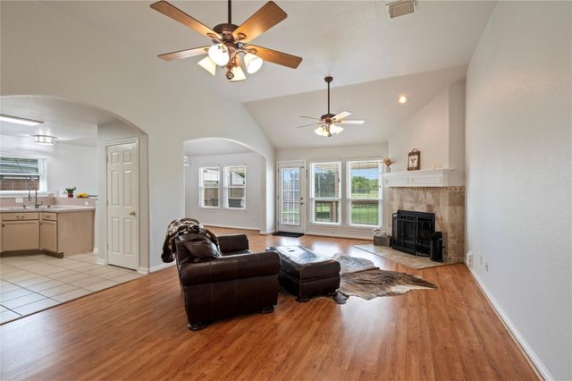 2930 Community Drive, Alvin, TX 77511