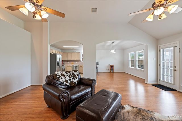 2930 Community Drive, Alvin, TX 77511