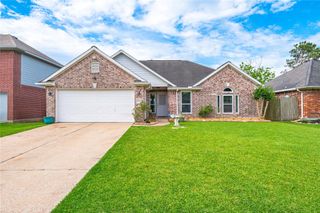 2930 Community Drive, Alvin, TX 77511