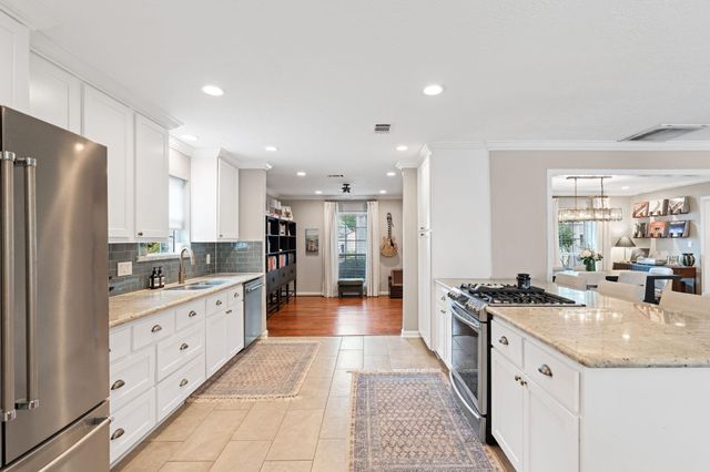 991 Curtin Street, Houston, TX 77018