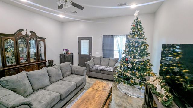 1813 SE Front Street, Hoxie, AR 72433