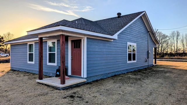 1813 SE Front Street, Hoxie, AR 72433