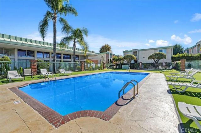 5301 Balboa Boulevard 5B, Encino, CA 91316