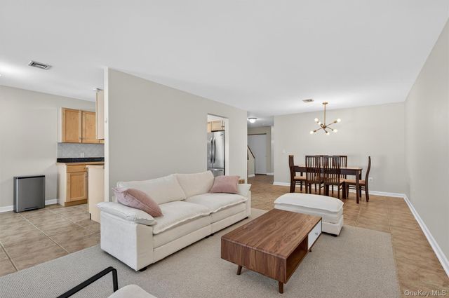 227 Deer Ct Drive, Middletown, NY 10940