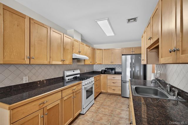 227 Deer Ct Drive, Middletown, NY 10940