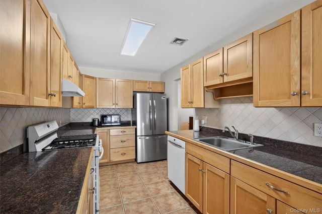 227 Deer Ct Drive, Middletown, NY 10940