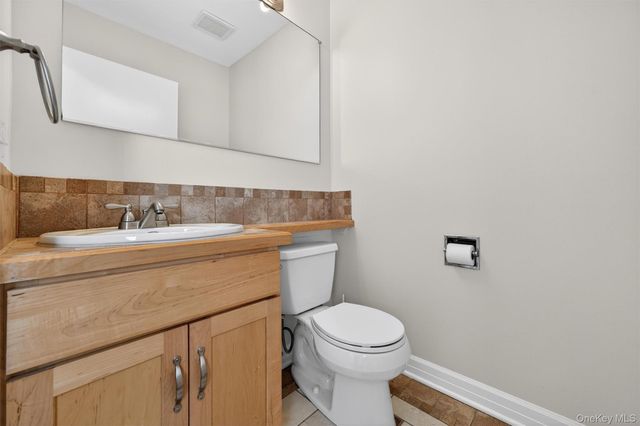 227 Deer Ct Drive, Middletown, NY 10940