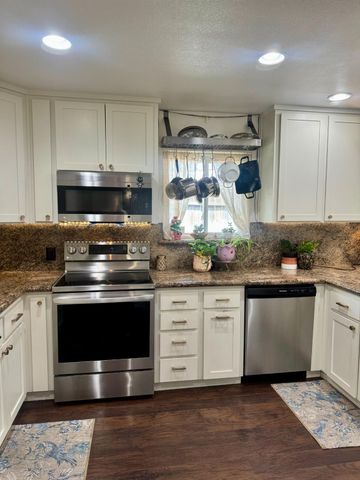 5740 N West Avenue # 109, Fresno, CA 93711