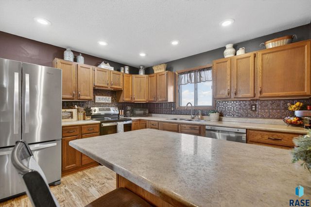 46633 278th St Street, Lennox, SD 57039