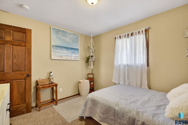 46633 278th St Street, Lennox, SD 57039