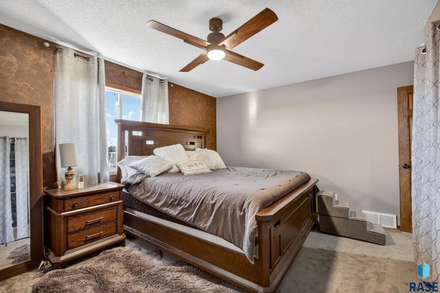 46633 278th St Street, Lennox, SD 57039